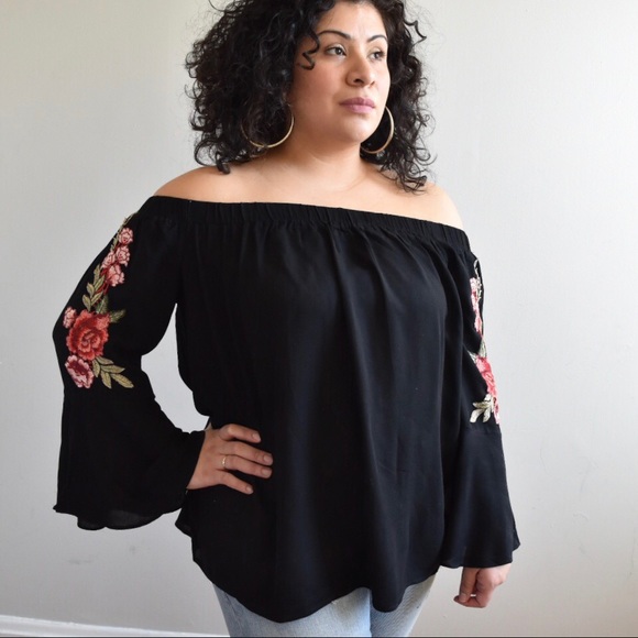 3X Left! Embroidered Off The Shoulder Top - Picture 2 of 8